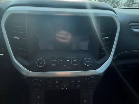 Used 2017 GMC Acadia SLT FWD image 12