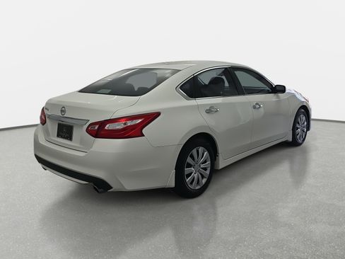 Used 2017 Nissan Altima 2.5 S w/ Power Driver Seat Package image 5