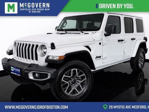 Used 2025 Jeep Wrangler Sahara AWD/4WD image 1