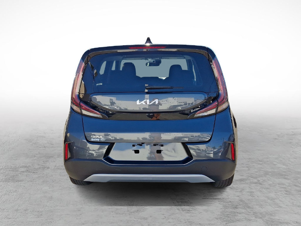 Used 2023 Kia Soul LX w/ LX Technology Package FWD image 5