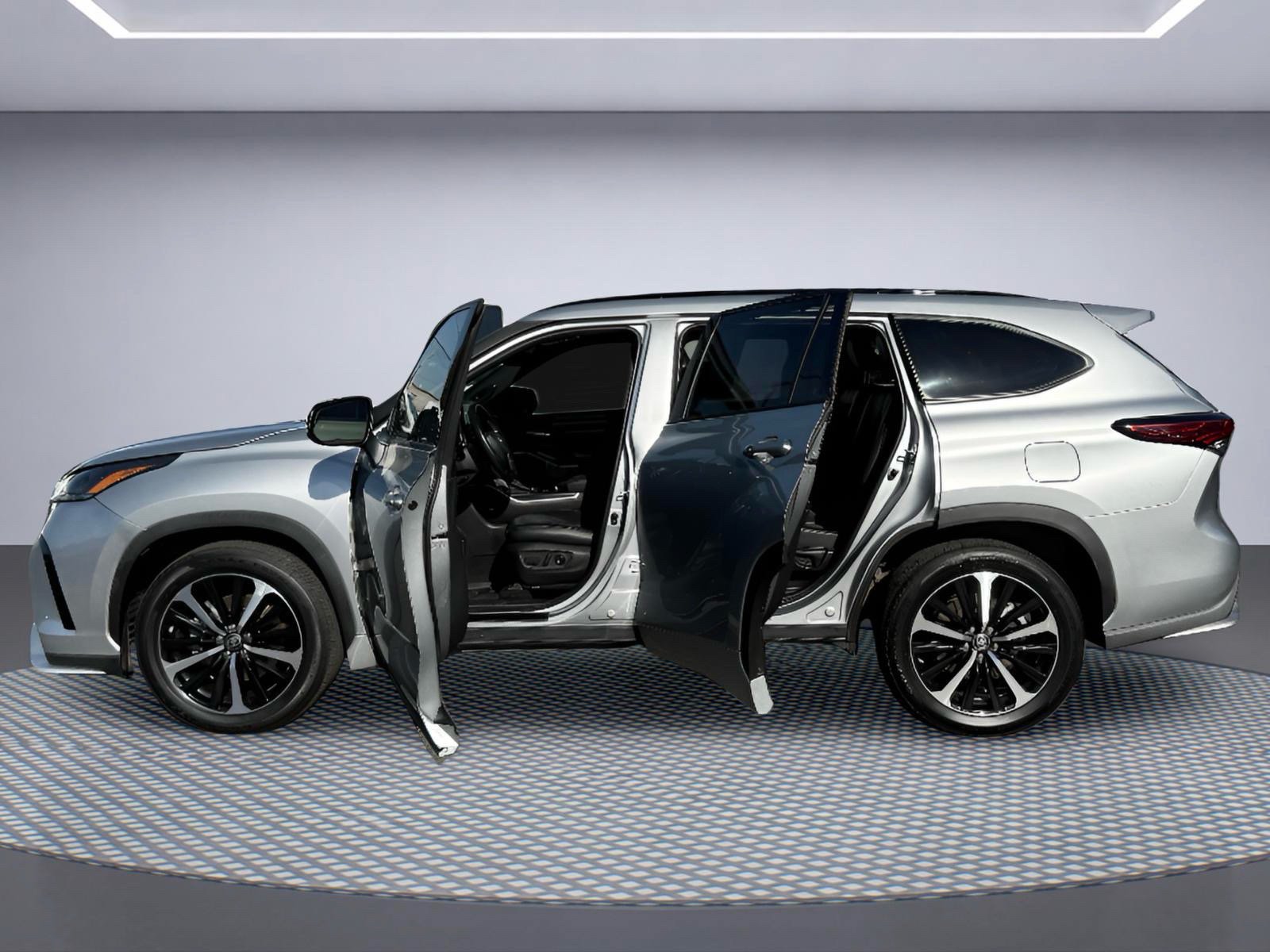 Used 2021 Toyota Highlander XSE AWD/4WD image 13