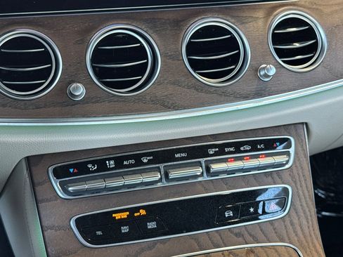 Used 2022 Mercedes-Benz E 350 Sedan image 19