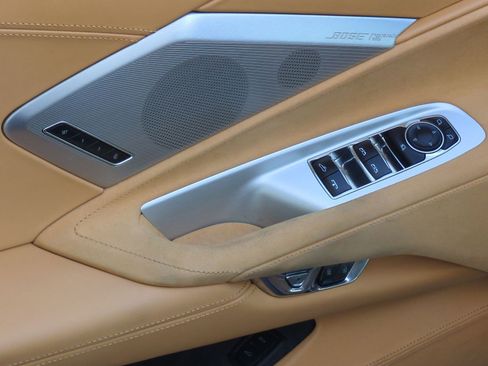 Used 2021 Chevrolet Corvette Stingray Premium Conv w/ Z51 Performance Package image 15