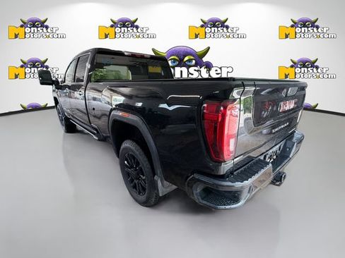 Used 2022 GMC Sierra 2500 Denali w/ Denali Black Diamond Edition AWD/4WD image 6