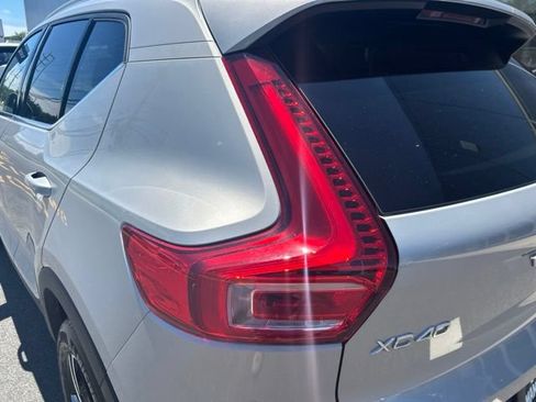 Used 2025 Volvo XC40 B5 Core AWD/4WD image 10