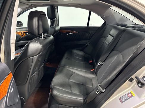 Used 2007 Mercedes-Benz E 550 Sedan image 31