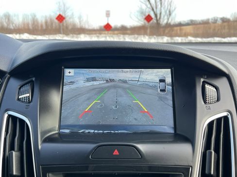 Used 2017 Ford Focus SEL w/ Cold Weather Package image 26