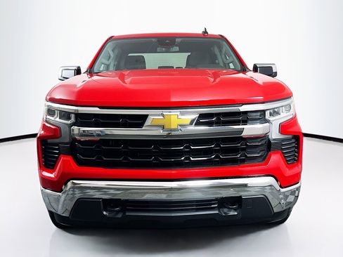 Used 2023 Chevrolet Silverado 1500 LT AWD/4WD image 2