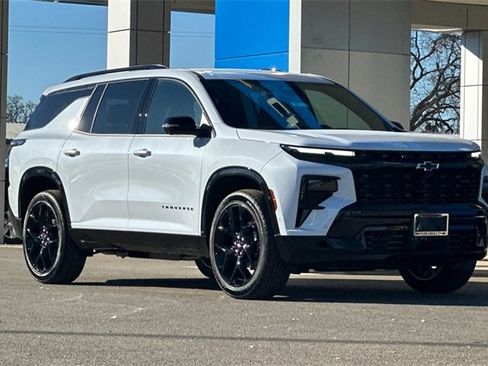 New 2026 Chevrolet Traverse RS image 2