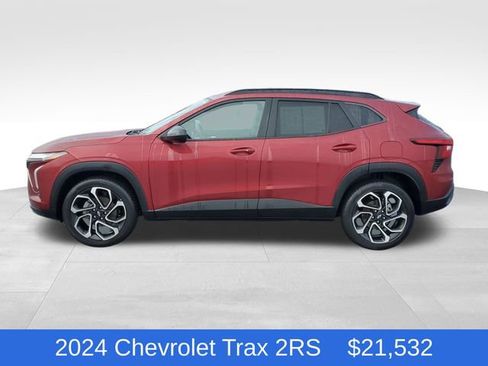 Certified 2024 Chevrolet Trax RS w/ Sunroof Package image 2