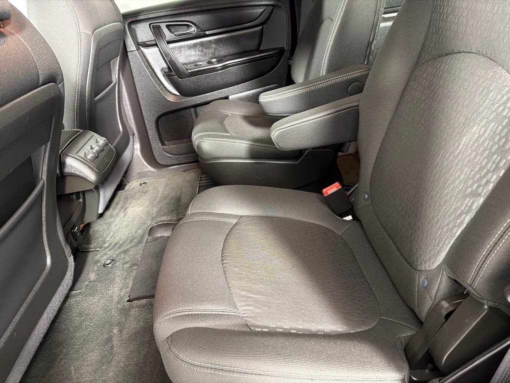 Used 2015 GMC Acadia SLE FWD image 18