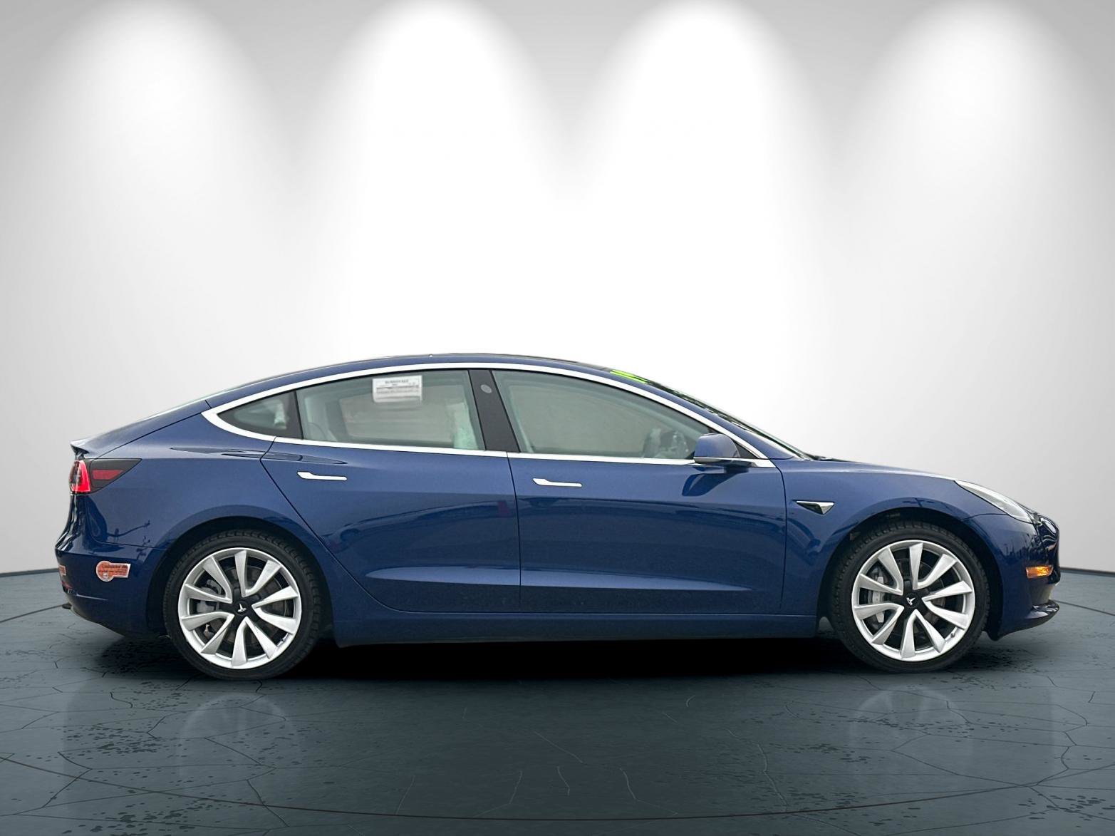 Used 2019 Tesla Model 3 Long Range AWD/4WD image 3