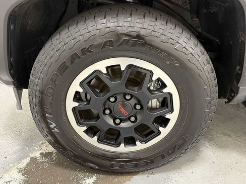 Certified 2025 Toyota 4Runner TRD Off-Road Premium AWD/4WD image 10