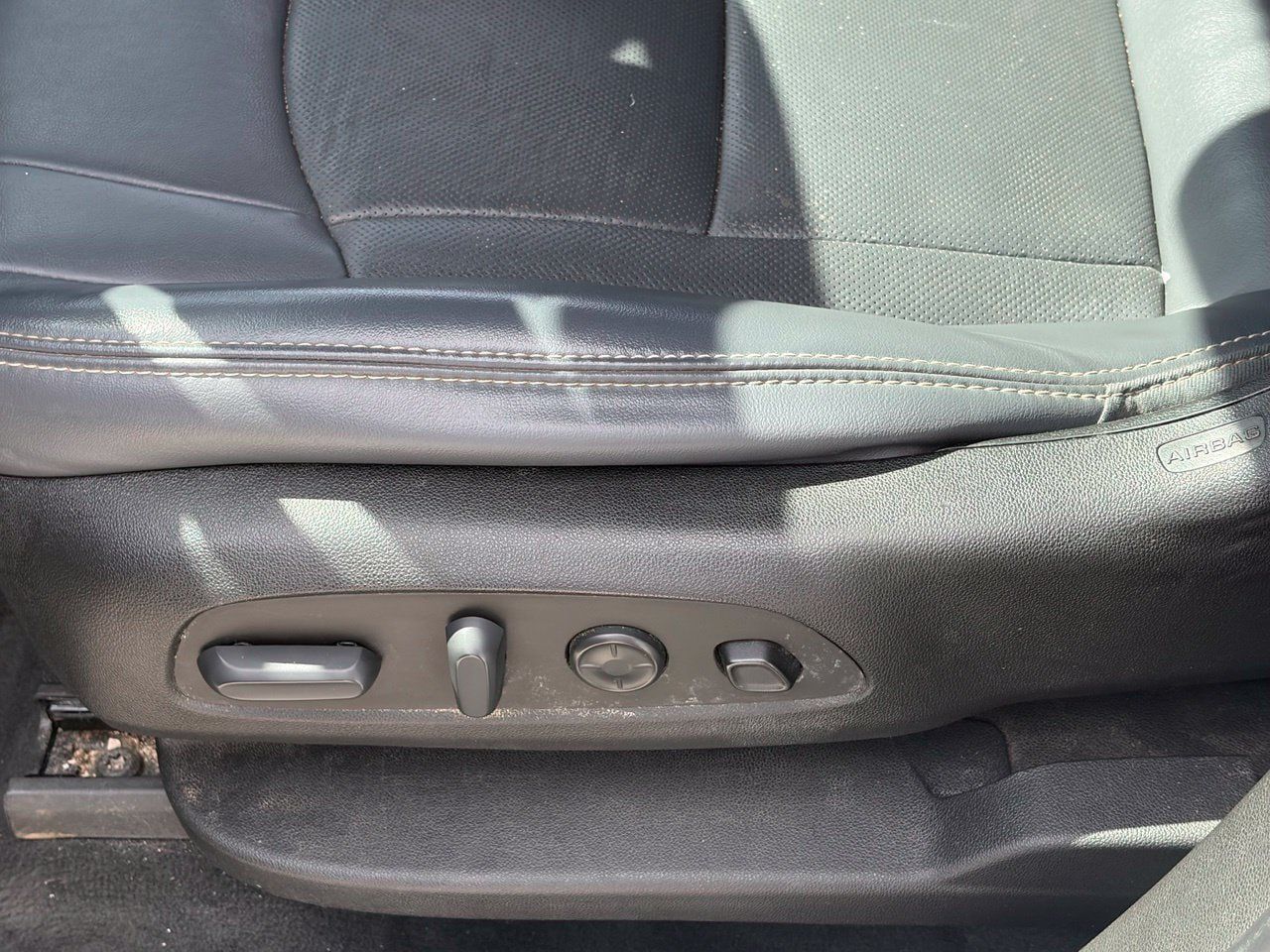 Used 2022 Buick Enclave Premium FWD image 5