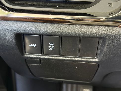 Used 2015 Toyota Avalon XLE Premium image 18