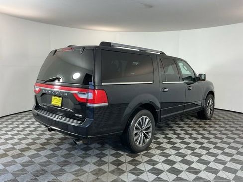 Used 2015 Lincoln Navigator L Base image 4