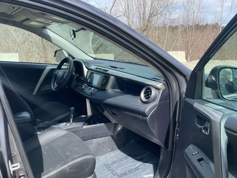 Used 2014 Toyota RAV4 XLE image 28