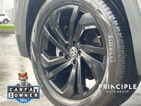 Used 2021 Volkswagen Atlas Cross Sport SE w/ Panoramic Sunroof Package FWD image 7