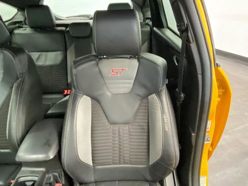Used 2015 Ford Focus ST w/ Equipment Group 401A image 19