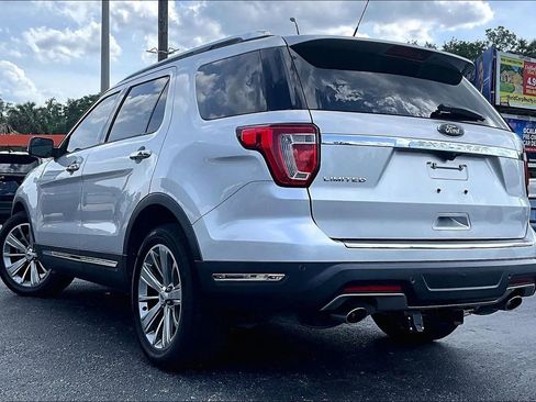 Used 2018 Ford Explorer Limited FWD image 4