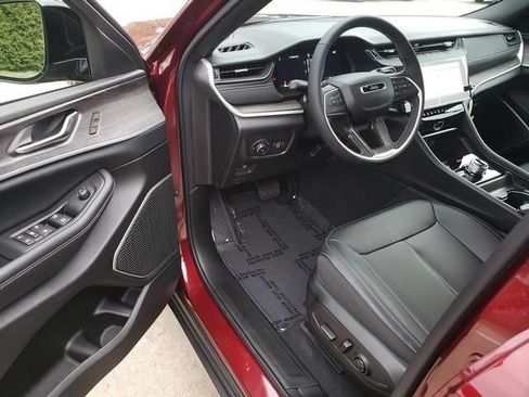 New 2026 Jeep Grand Cherokee Limited w/ Limited Altitude Package AWD/4WD image 6