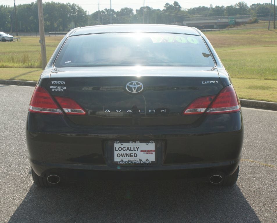 Used 2006 Toyota Avalon Limited FWD image 3
