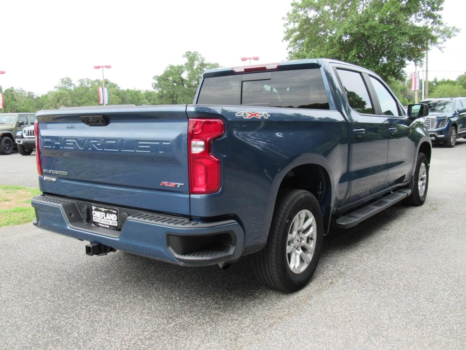 Used 2024 Chevrolet Silverado 1500 RST w/ Convenience Package II AWD/4WD image 7