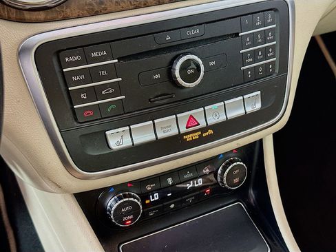 Used 2018 Mercedes-Benz GLA 250 image 14