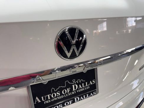 Used 2022 Volkswagen Atlas Cross Sport SE w/ Panoramic Sunroof Package image 20