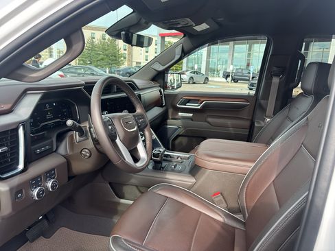 Used 2023 GMC Sierra 1500 Denali w/ Technology Package image 9