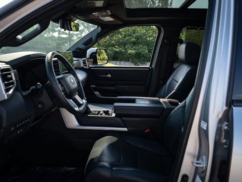 Used 2023 Toyota Tundra Platinum AWD/4WD image 14