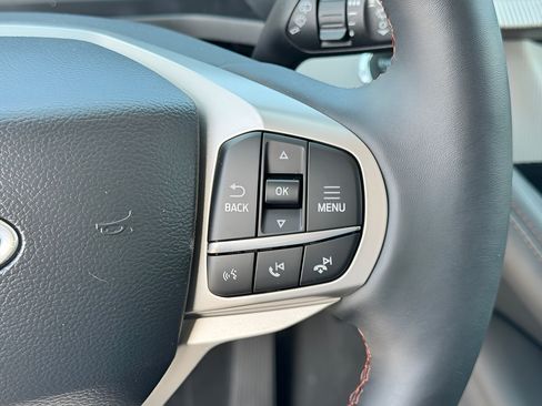 Used 2025 Ford Explorer Active w/ Active Comfort Package RWD image 13