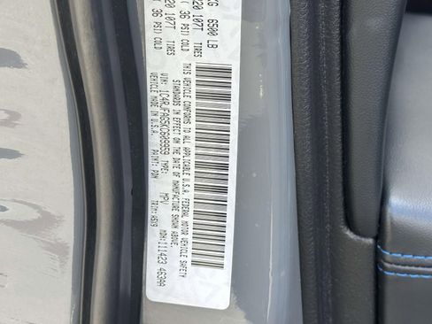 Used 2019 Jeep Grand Cherokee Laredo AWD/4WD image 10