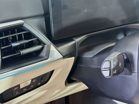 Used 2023 BMW 330e 330e image 17