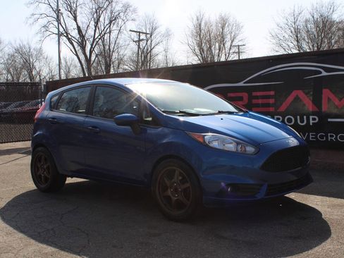 Used 2018 Ford Fiesta SE image 4