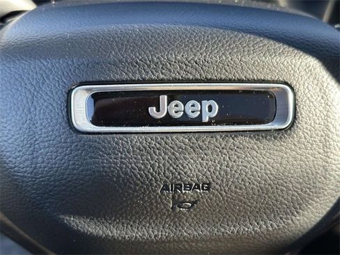 Certified 2022 Jeep Grand Cherokee L Limited image 27