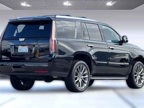 Used 2020 Cadillac Escalade Luxury w/ Escalade Sport Edition image 3