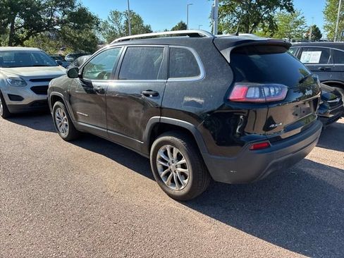 Used 2019 Jeep Cherokee Latitude w/ Popular Appearance Group AWD/4WD image 3