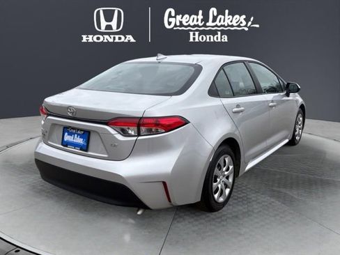 Used 2025 Toyota Corolla LE image 4