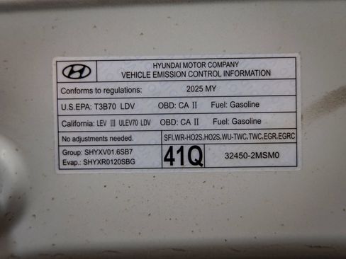Used 2025 Hyundai Venue SEL FWD image 35