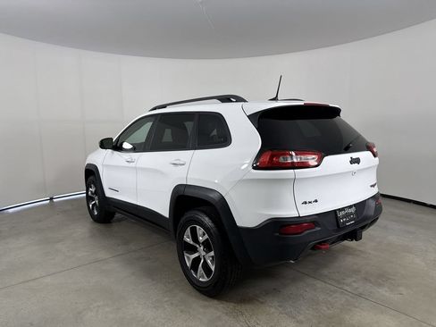Used 2016 Jeep Cherokee Trailhawk w/ Cold Weather Group AWD/4WD image 3