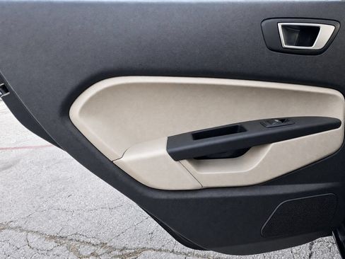 Used 2014 Ford Fiesta SE FWD image 30