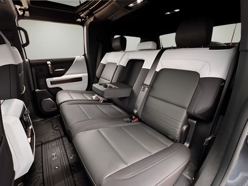 Used 2025 GMC Hummer EV 3X AWD/4WD image 18