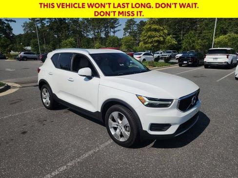 Used 2019 Volvo XC40 T5 Momentum AWD/4WD image 1