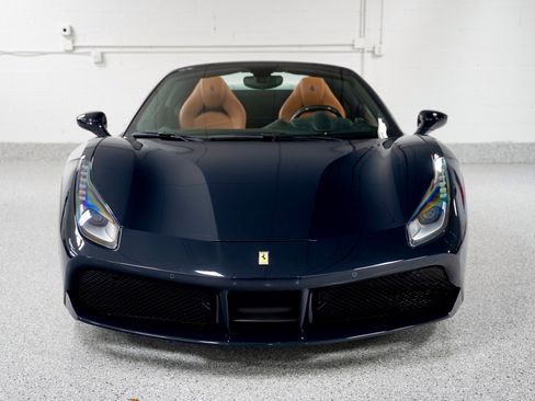 Used 2018 Ferrari 488 Spider image 12
