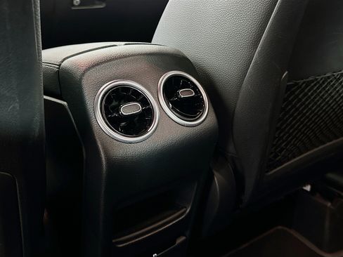 Used 2025 Mercedes-Benz GLA 250 image 26