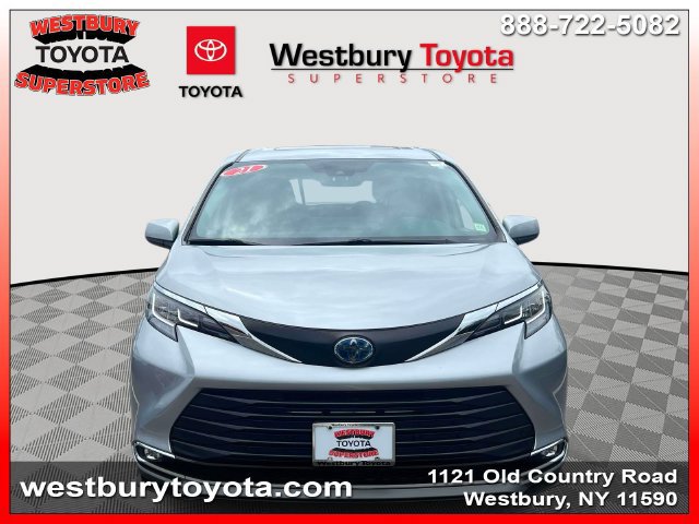 Used 2021 Toyota Sienna XLE FWD image 3