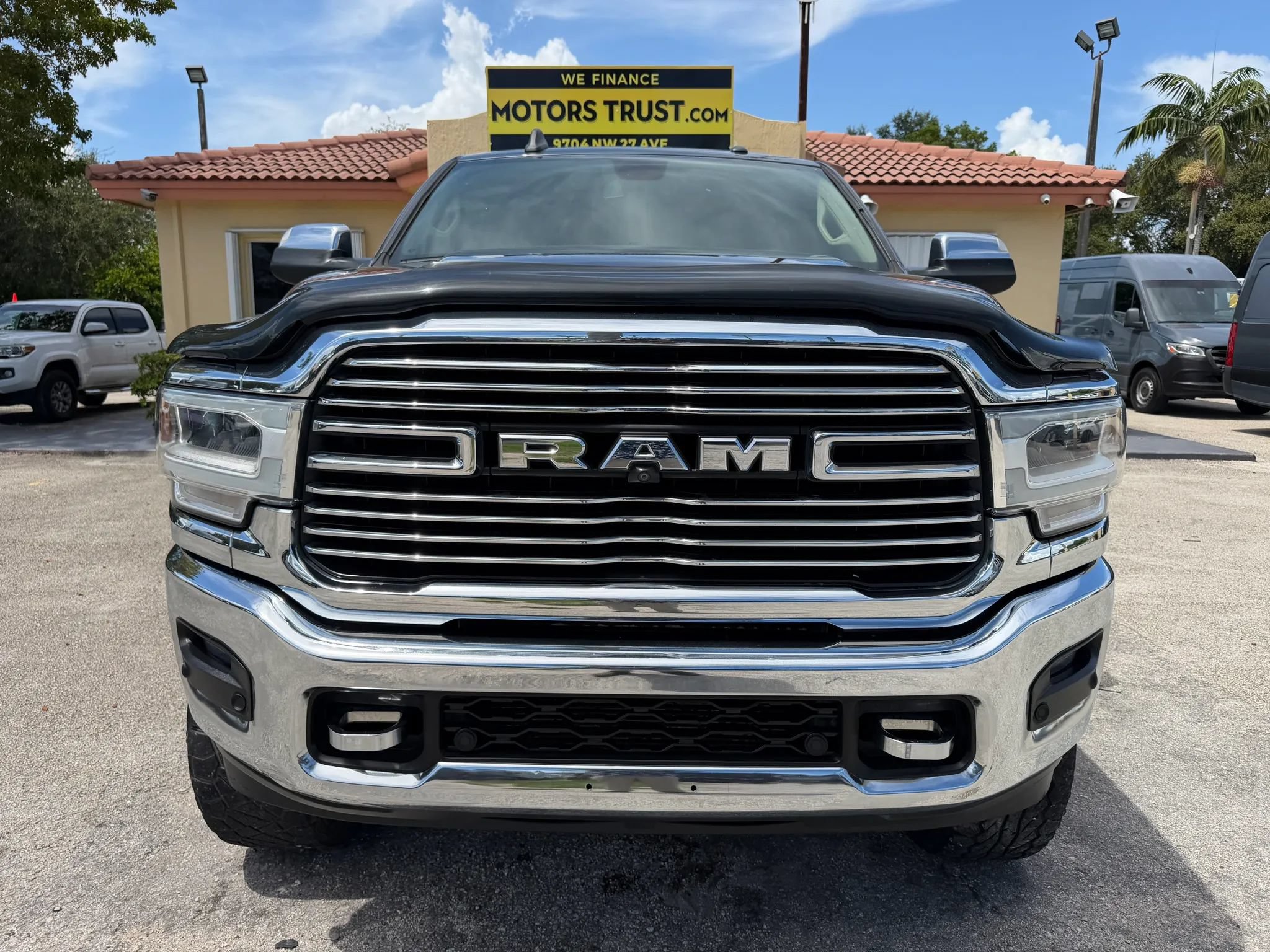 Used 2019 RAM 2500 4x4 Crew Cab Laramie image 10