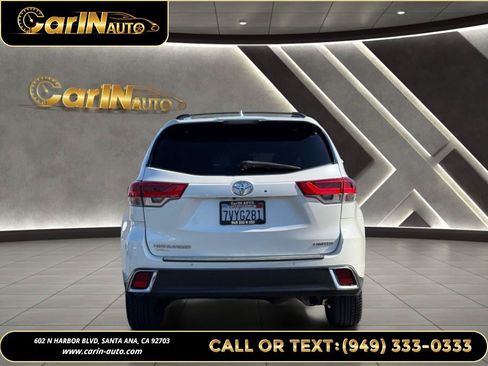 Used 2017 Toyota Highlander Limited Platinum FWD image 6