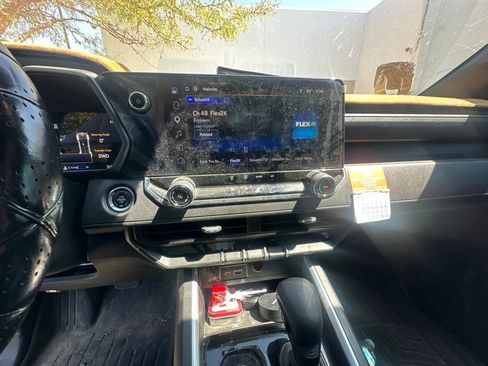 Used 2024 Chevrolet Colorado Trail Boss w/ Advanced Trailering Package AWD/4WD image 18